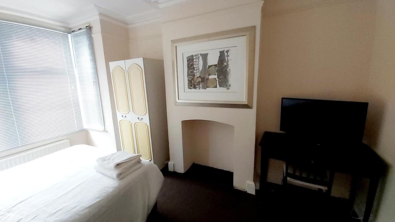 Priestfield House Medway Bed & Breakfast Gillingham  Exterior photo